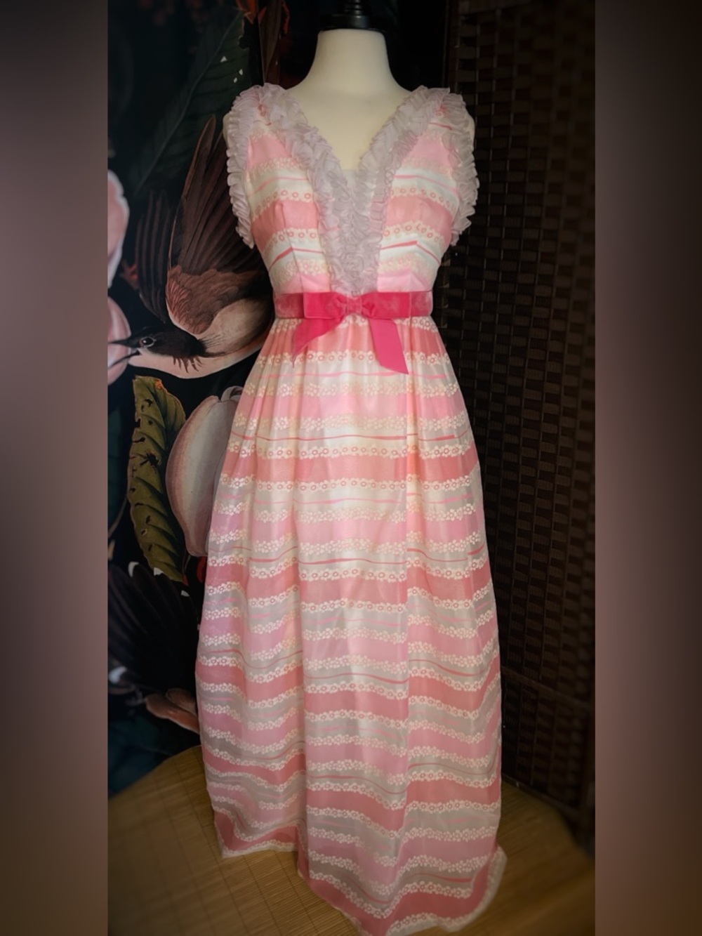 Vintage ruffled pink and white gown with sheer overlay - Picture 2 of 8